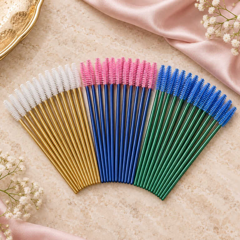 Tvåfärgade mascaraborstar i guld och vitt, blått och rosa samt grönt och blått, 50-pack
