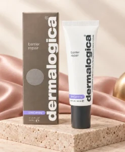 Dermalogica Barrier Repair 30 ml i exklusiv beige och puderrosa miljö