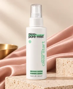 Dermalogica Clear Start Micro-Pore Mist 118 ml i exklusiv beige och puderrosa miljö