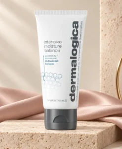 Dermalogica Intensive Moisture Balance 100 ml i exklusiv beige och puderrosa miljö