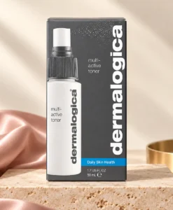 Dermalogica Multi-Active Toner 50 ml i exklusiv beige och puderrosa miljö