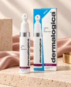 Dermalogica Nightly Lip Treatment 10 ml i exklusiv beige och puderrosa miljö