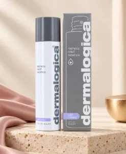 Dermalogica Redness Relief Essence 150 ml i exklusiv beige och puderrosa miljö