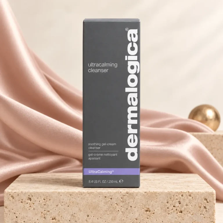 Dermalogica UltraCalming Cleanser 250 ml i exklusiv beige och puderrosa miljö