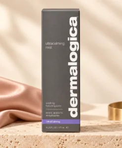 Dermalogica UltraCalming Mist 177 ml i exklusiv beige och puderrosa miljö