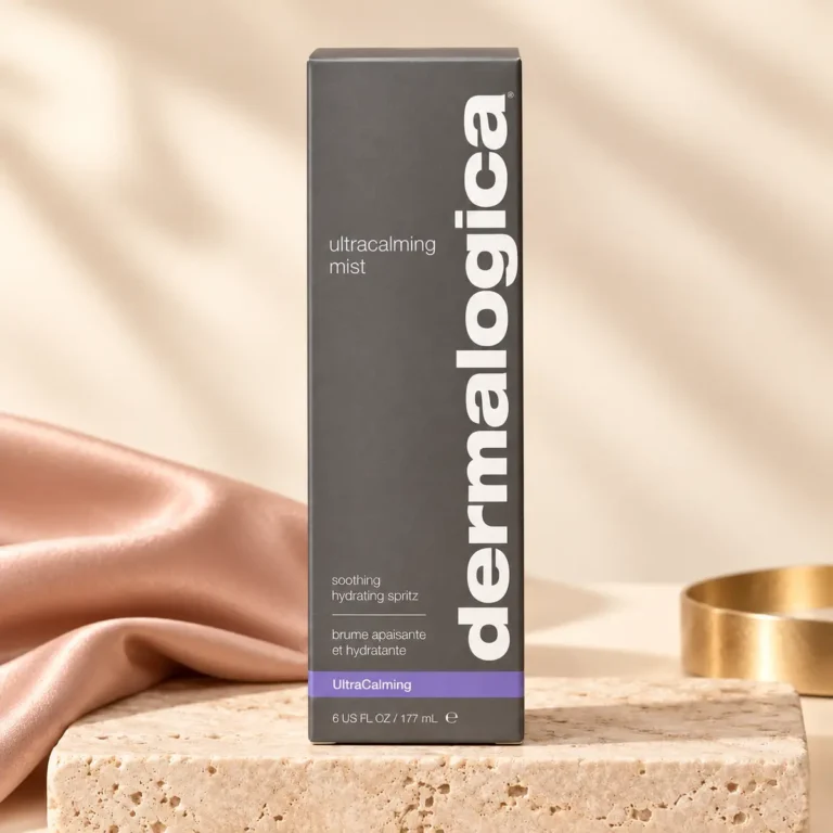 Dermalogica UltraCalming Mist 177 ml i exklusiv beige och puderrosa miljö
