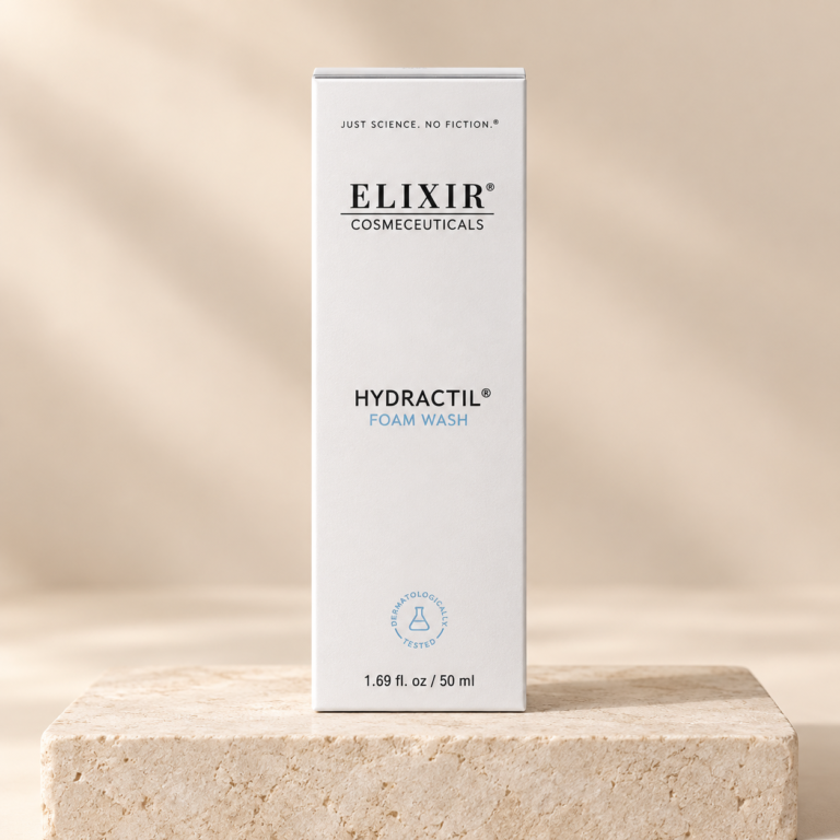 Elixir Cosmeceuticals Hydractil Foam Wash 50 ml i exklusiv beige studiomiljö